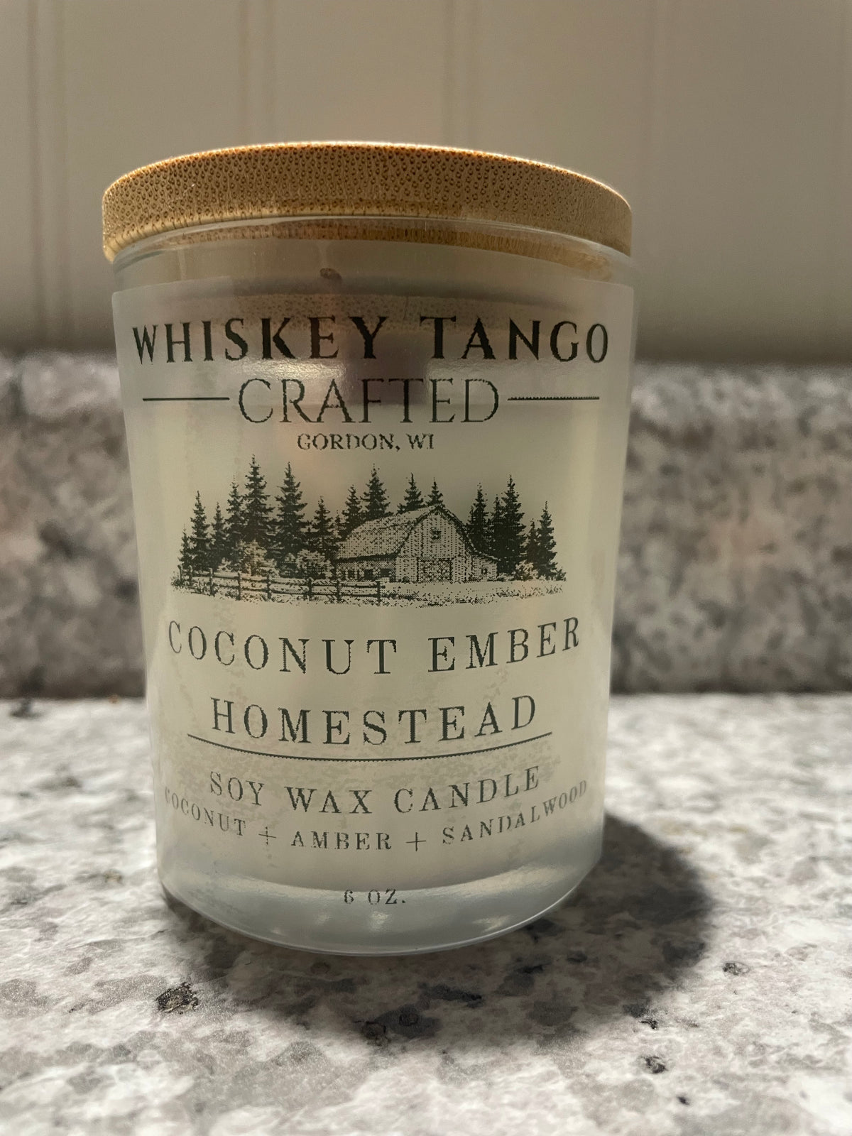 Bougie en cire de soja à la noix de coco, au bois de santal et à l’ambre, 6 oz, bougie-cadeau des Fêtes