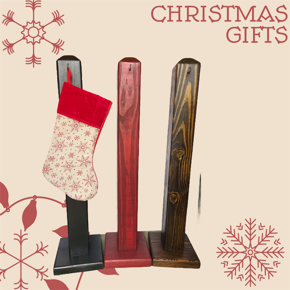 Support pour chaussettes de Noël en bois de style ferme avec crochets ; Support pour chaussettes de Noël avec crochets ; Support pour chaussettes de Noël ; Décoration de Noël rustique