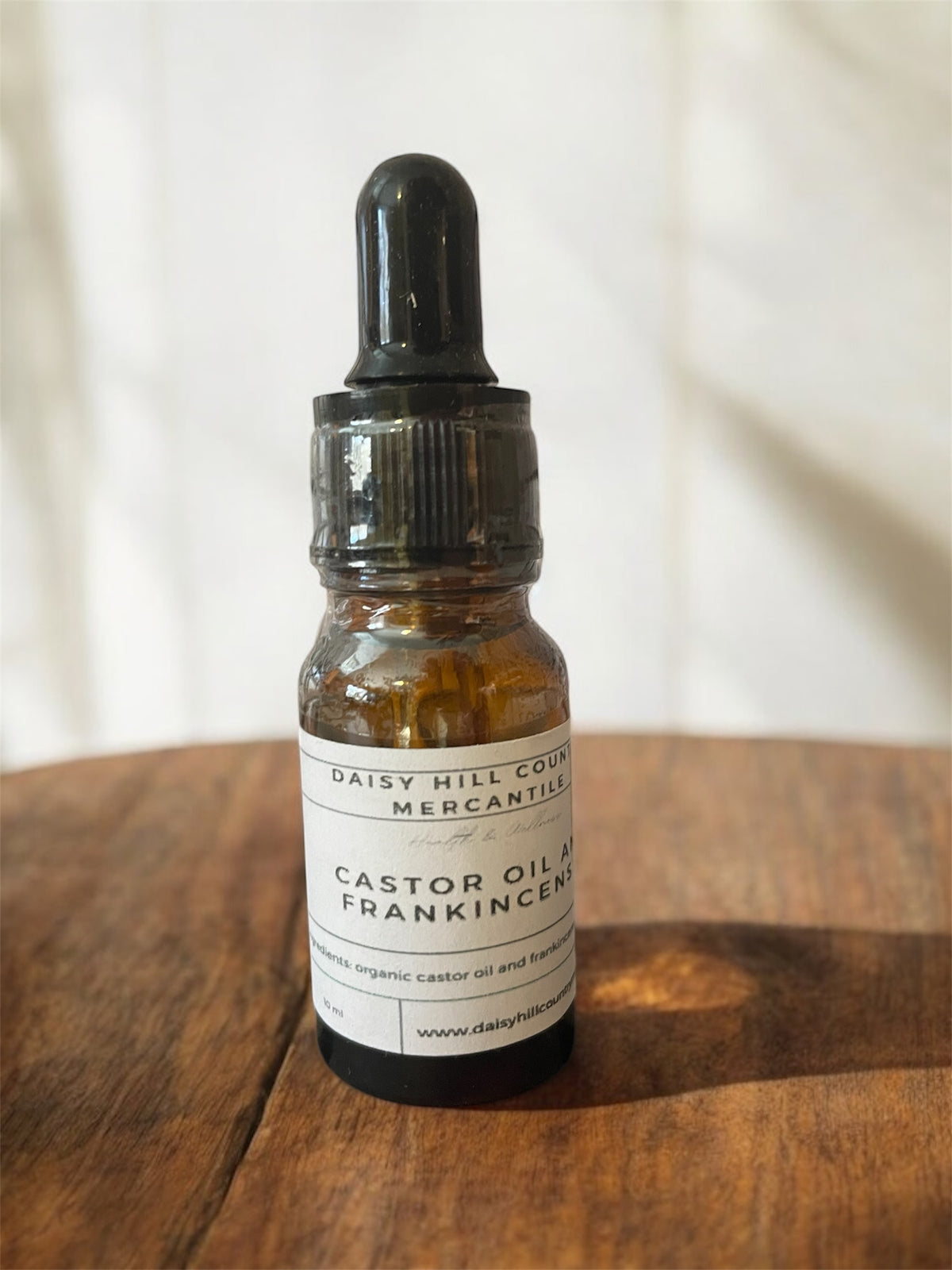 Castor Oil and Frankincense Oil Eye Roller Dropper