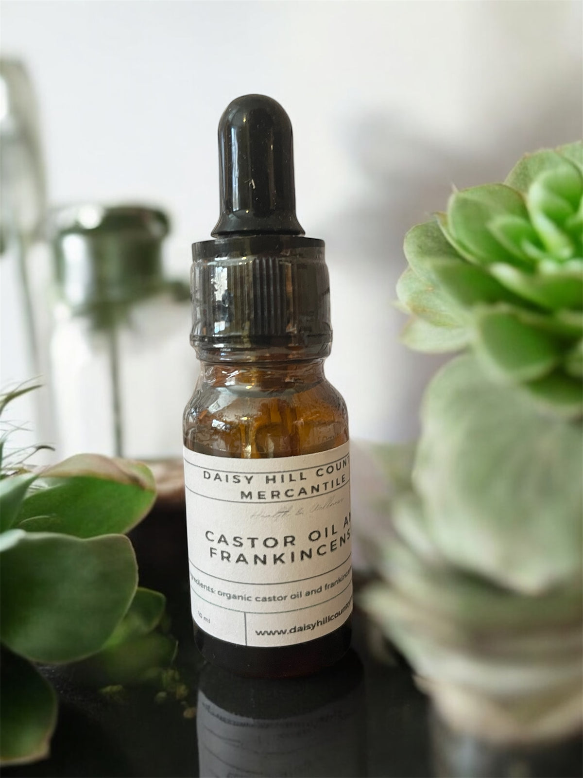 Castor Oil and Frankincense Oil Eye Roller Dropper